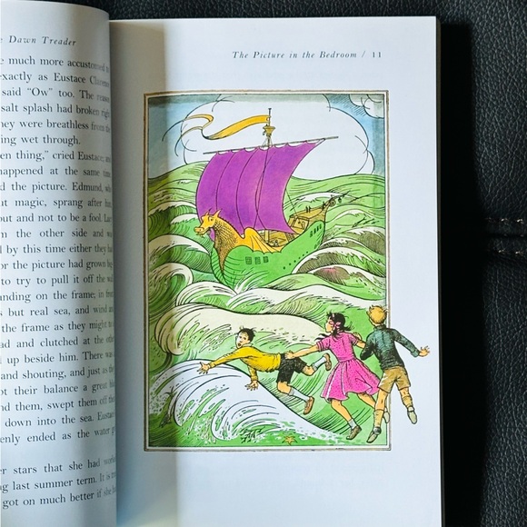 The Chronicles of Narnia The Voyage of the Dawn Treader CS Lewis Paperback Book - Picture 3 of 6